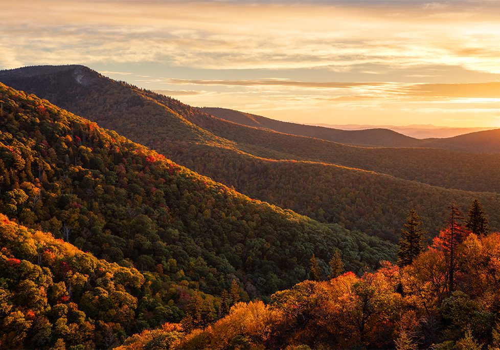 _0000_GettyImages-2159440372 A view of the mountains in autumn.
