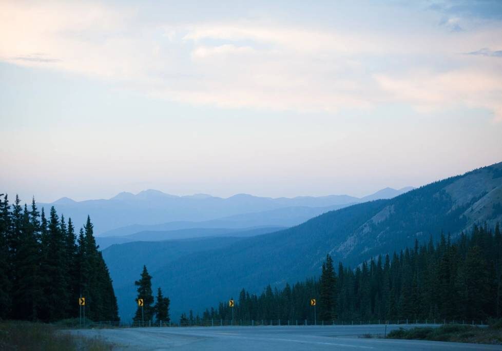 GettyImages-1283886803-1024x684-landscape-26cbdb8d6f1f792da877ec2b86940ef9- (4) A view of the mountains from a mountain top.